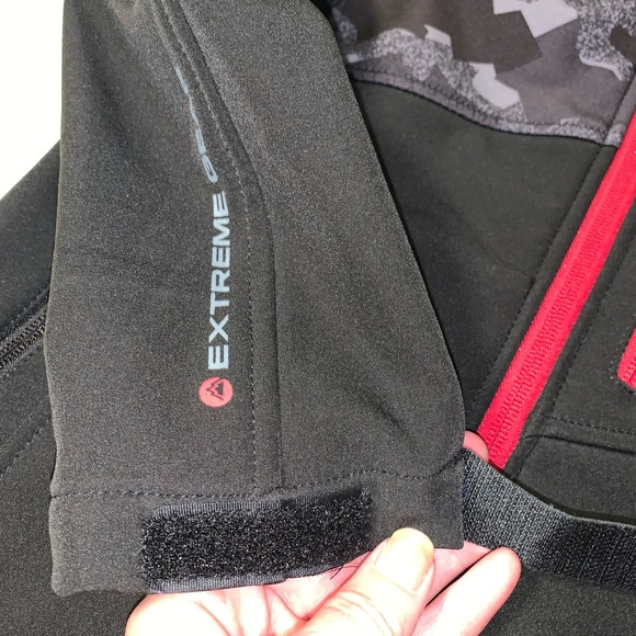 Snozu performance hooded zip front jacket. XS/5-6. Virtually New! - Picture 5 of 10